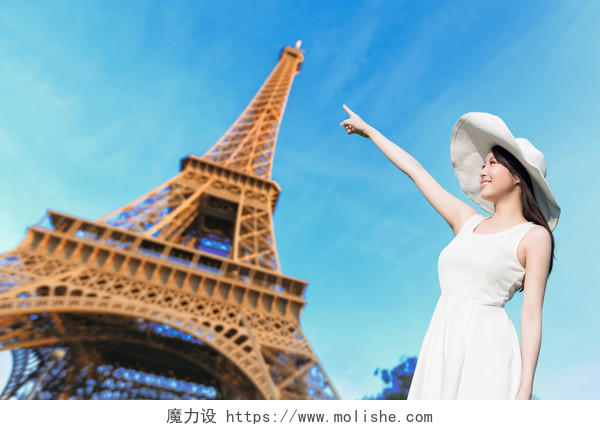 埃菲尔铁塔法国巴黎白裙子美女写真美女欧美美女照片法国旅游